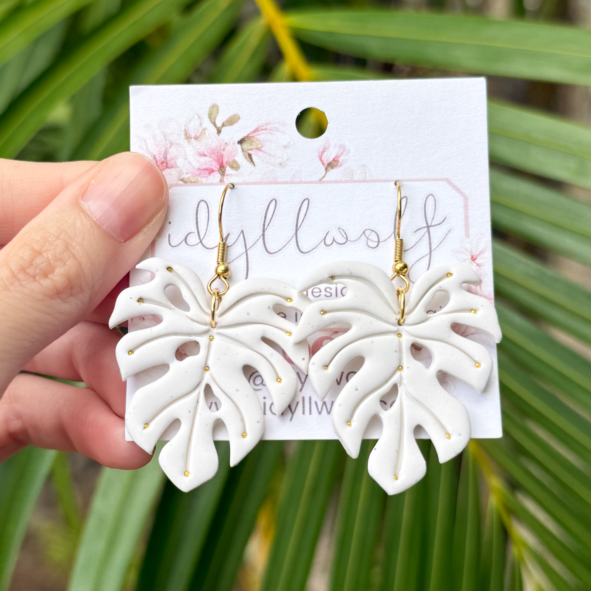 Embellished large monsteras, speckled white