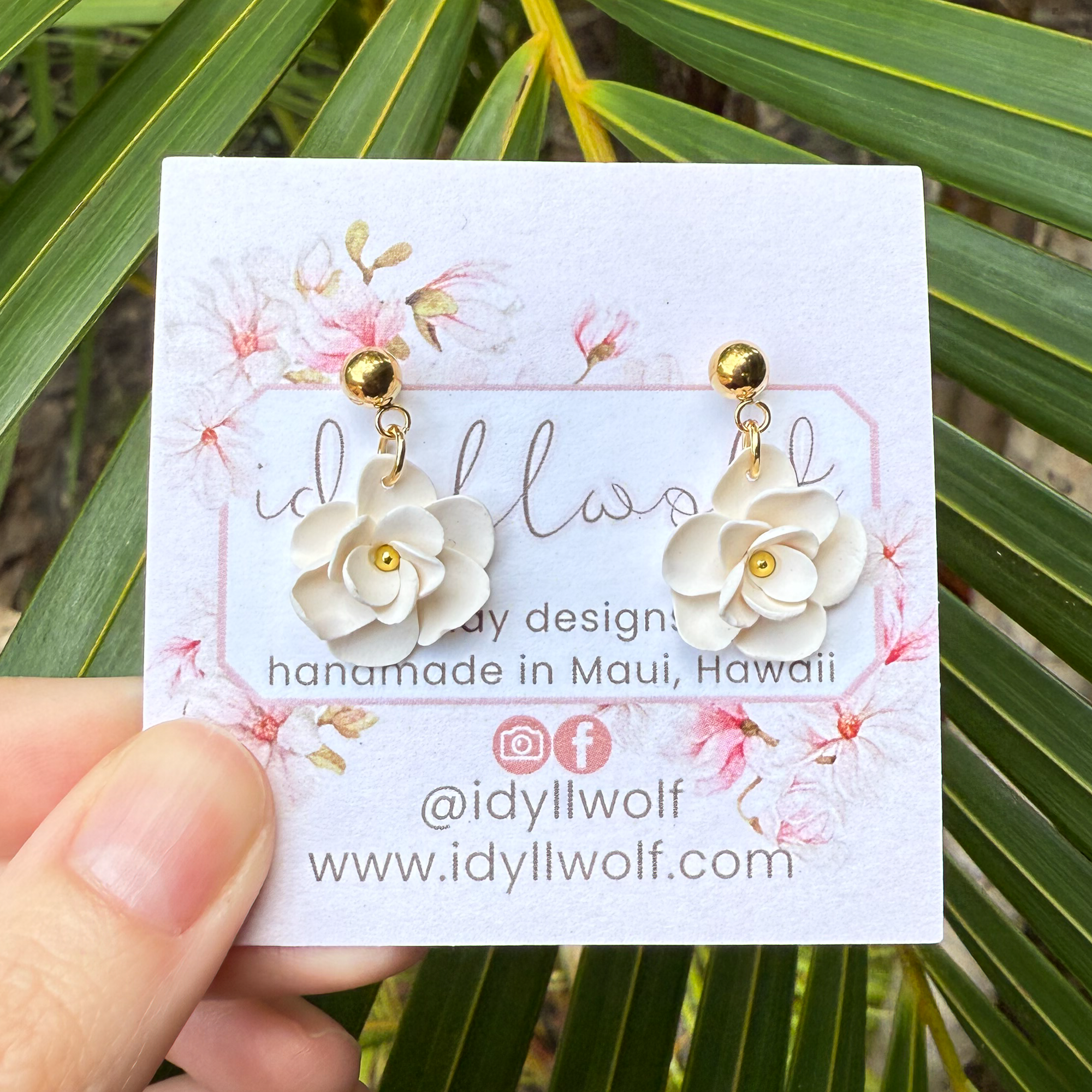 Little white flowers