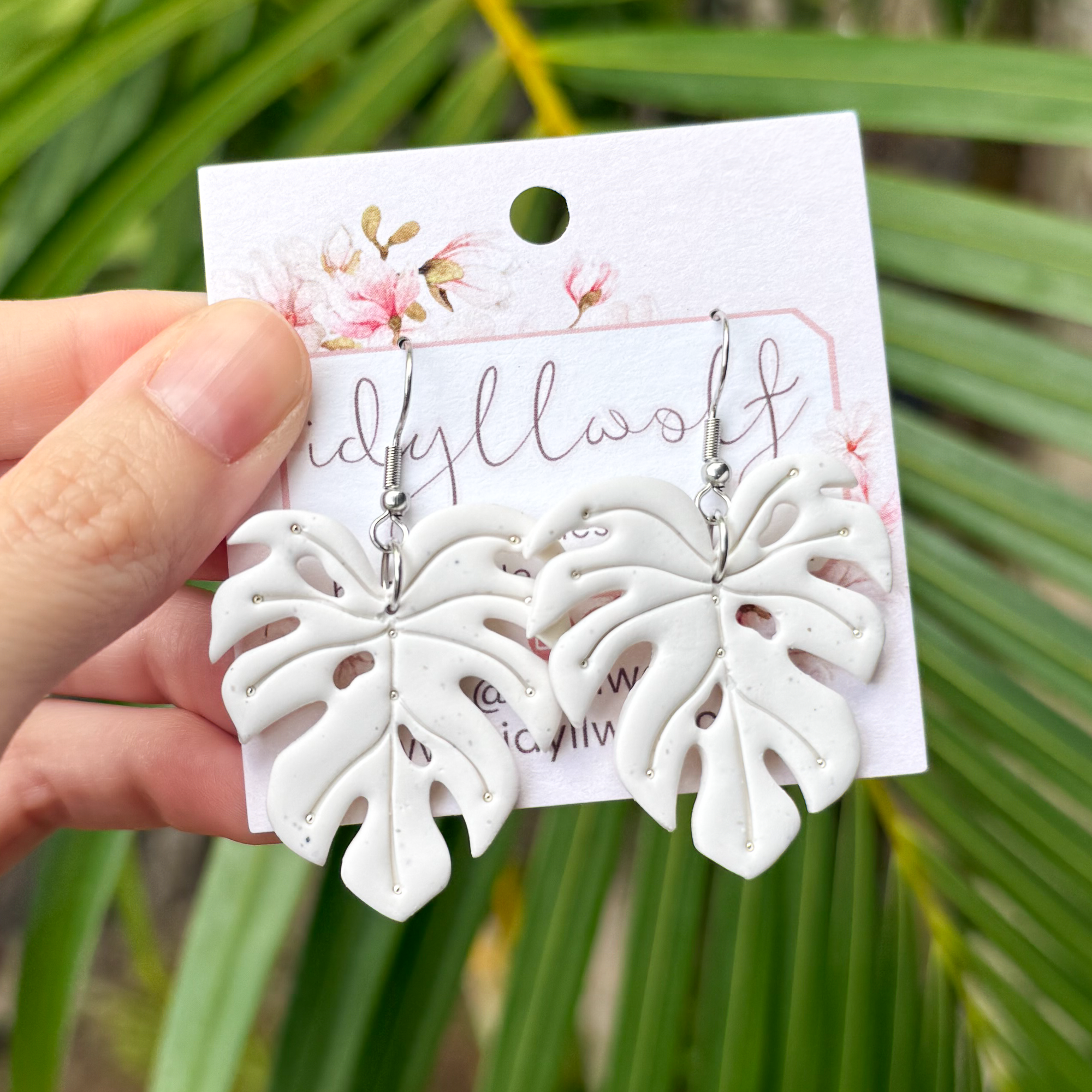 Embellished large monsteras, speckled white
