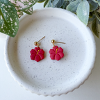 Hibiscus dangles