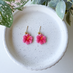 Hibiscus dangles