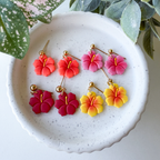 Hibiscus dangles